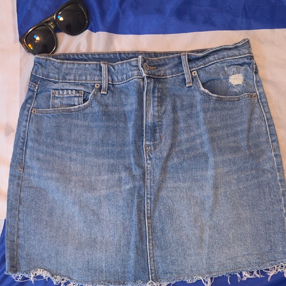 Old Navy Denim Mini Skirt – Raw Hem, Distressed
